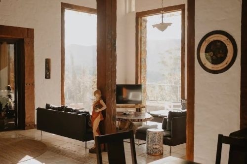 Adriatic Manor, Uki 11