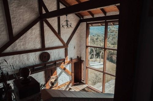 Adriatic Manor, Uki 12
