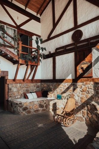 Adriatic Manor, Uki 19