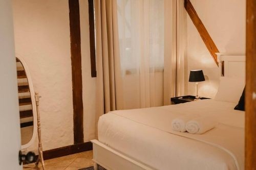 Adriatic Manor, Uki 50