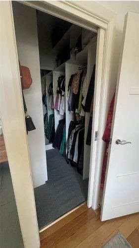 Lyric, Alphington 10