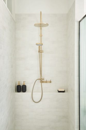 Californian Charm, Manifold Heights 23