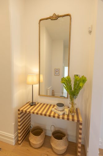 Lockwood, Hawthorn East 16