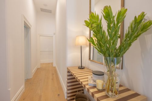 Lockwood, Hawthorn East 17