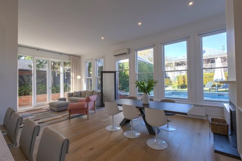 Lockwood, Hawthorn East 22