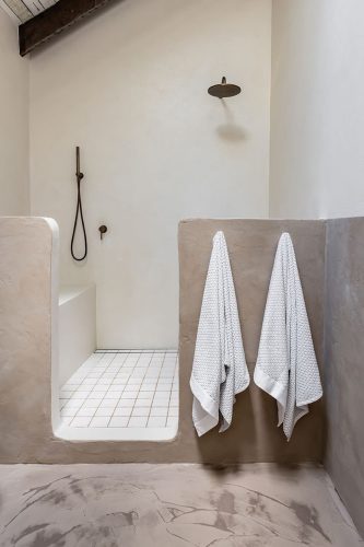 Runaway Studio, Elanora 18
