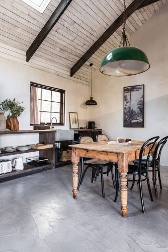 Runaway Studio, Elanora 24