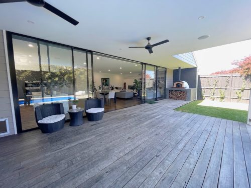 Sunny Side Up, Essendon 10