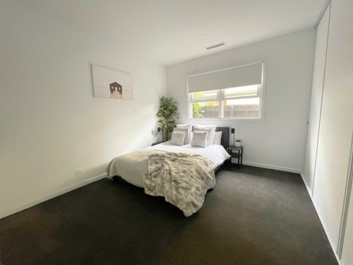 Sunny Side Up, Essendon 12