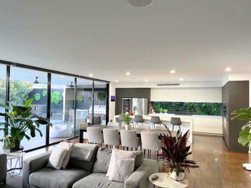 Sunny Side Up, Essendon 17