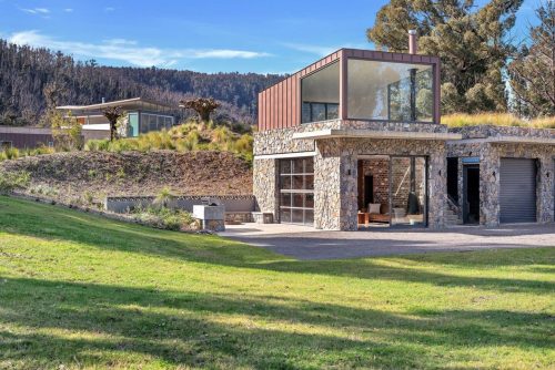 Seperate detached residence