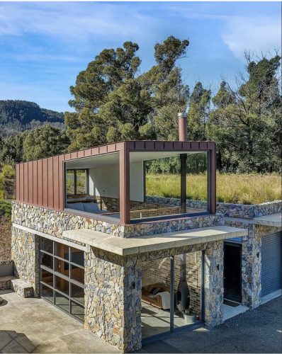 Seperate detached residence