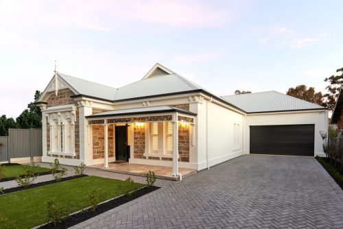 facade garage driveway