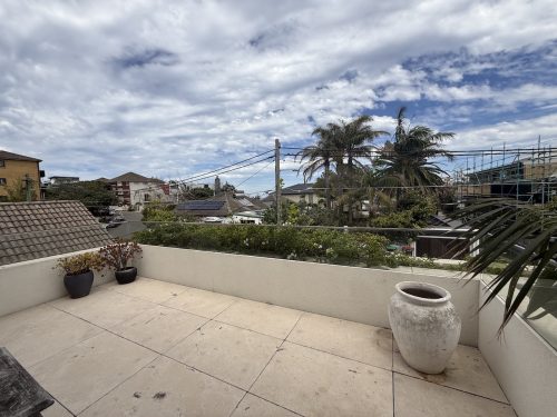 HARLEYS CLOVELLY110 UPSTAIRS BALCONY
