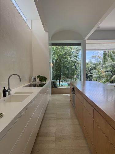 HARLEYS CLOVELLY45 KITCHEN