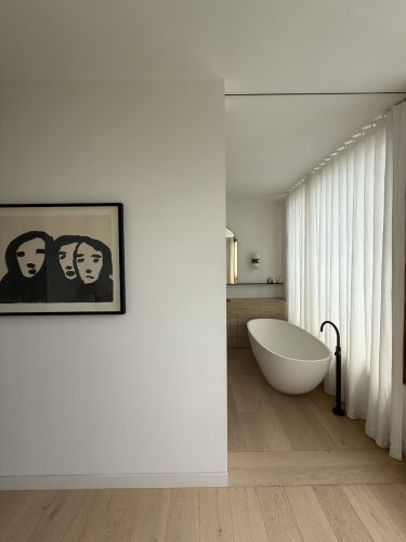 HARLEYS CLOVELLY88 MAIN BEDROOM