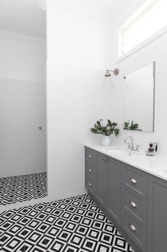 Isadora, Kelvin Grove 52