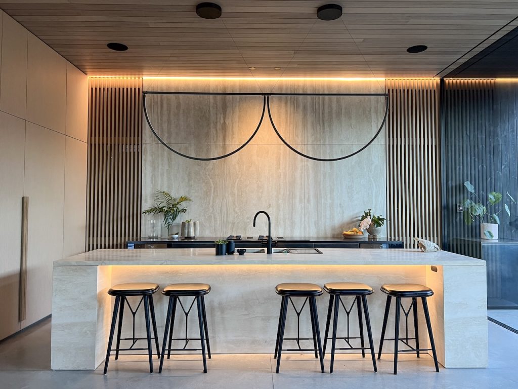 Sheer Affection, Bondi