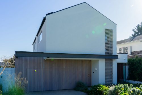 facade garage driveway