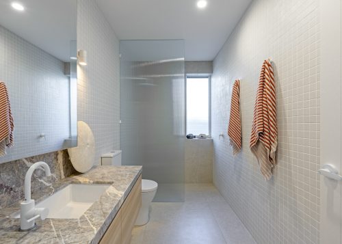Hacienda, Sunshine Coast bathroom