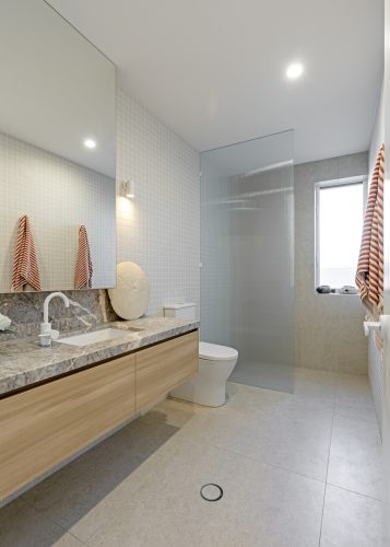 Hacienda, Sunshine Coast bathroom2