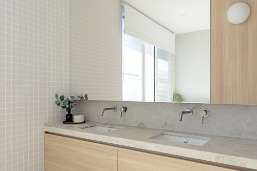 Hacienda, Sunshine Coast upstairsbathroom