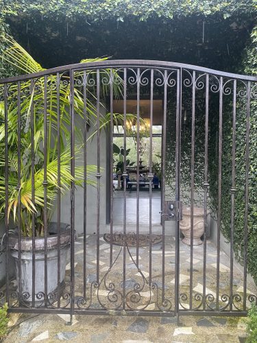 Izmir Oasis, Templestowe 1