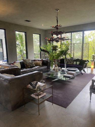 Izmir Oasis, Templestowe 24