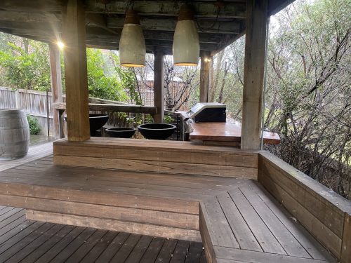 Izmir Oasis, Templestowe 35