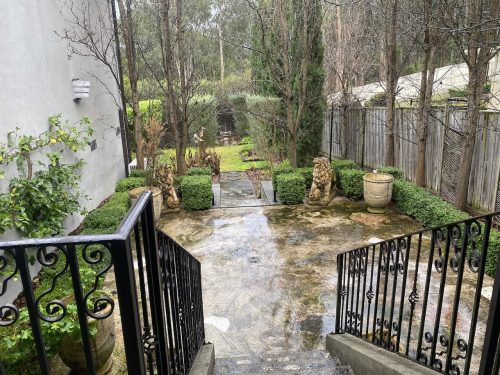 Izmir Oasis, Templestowe 5
