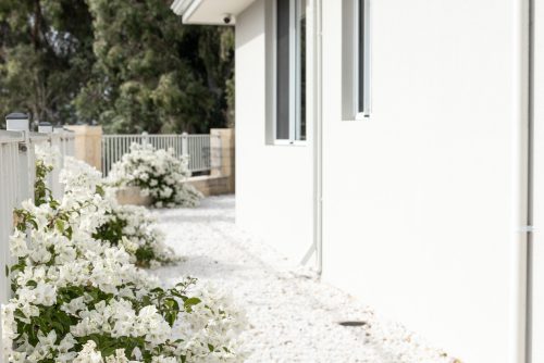 facade garage driveway