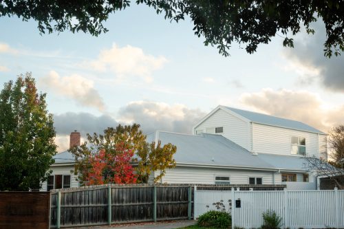 facade garage driveway