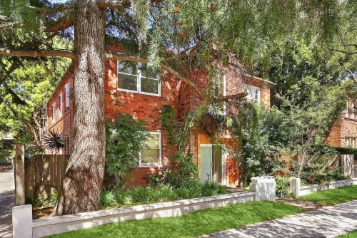 facade garage driveway garden established backyard pool