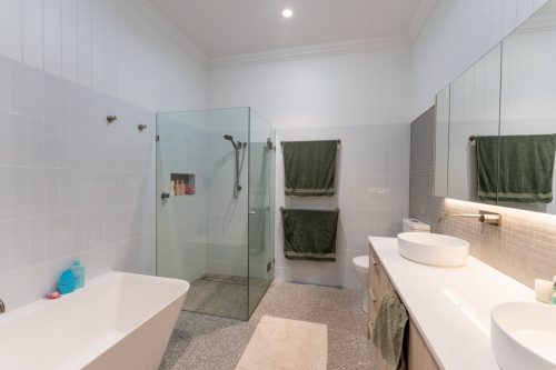 Satinwood Place, Kainga 6