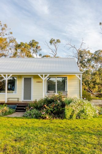 Sunflower Cottages, Freshwater Creek 33