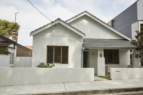 facade garage driveway