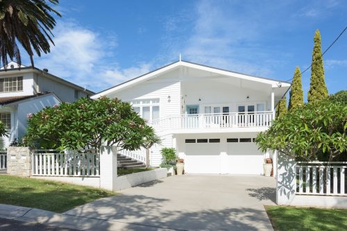 facade garage driveway