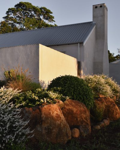 garden established garage