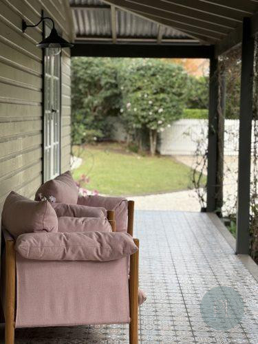 BETTY porch1