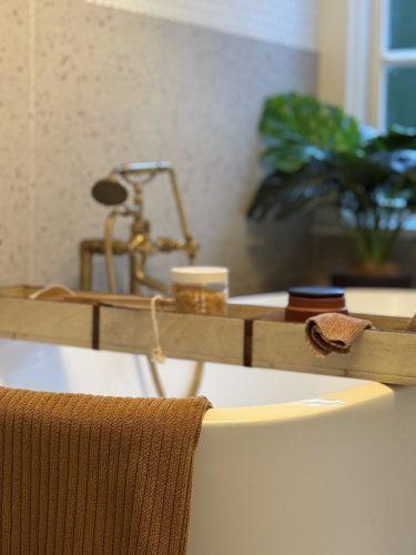 Betty guest bathroom6