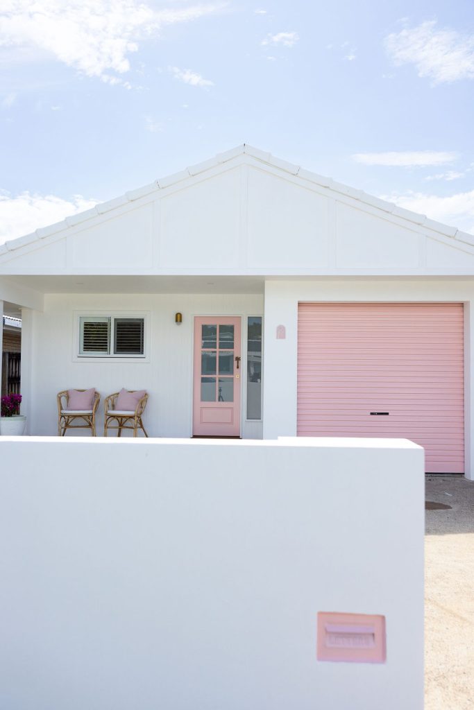 facade garage driveway