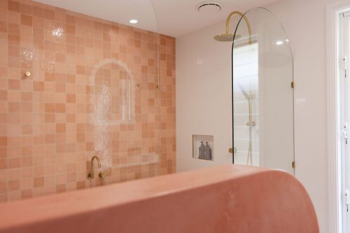 Pink Champagne, Tugun-13