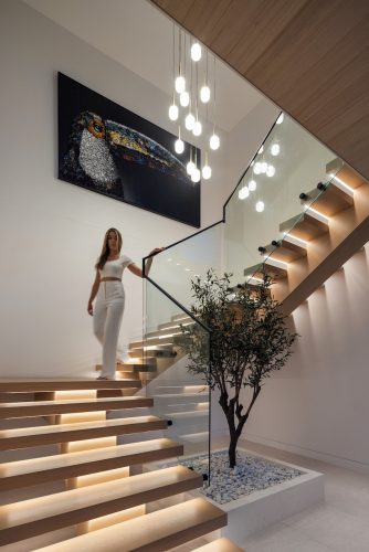 Levity, Carrara-20