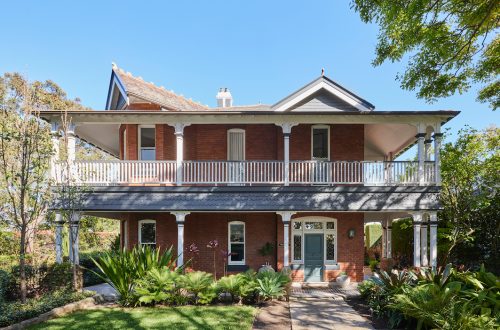facade garage driveway