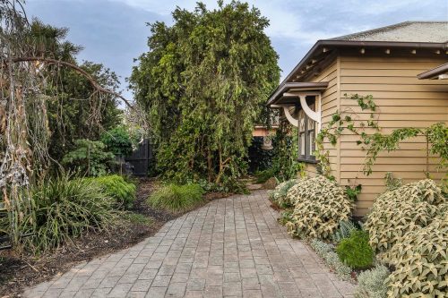 Persona, Heidelberg Heights_18