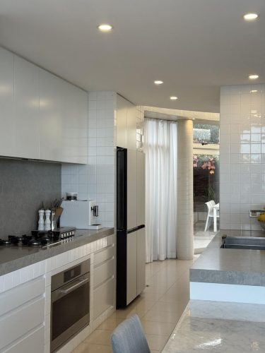 ARES kitchen2