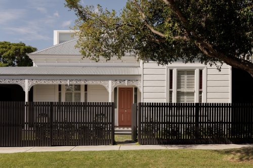 facade garage driveway