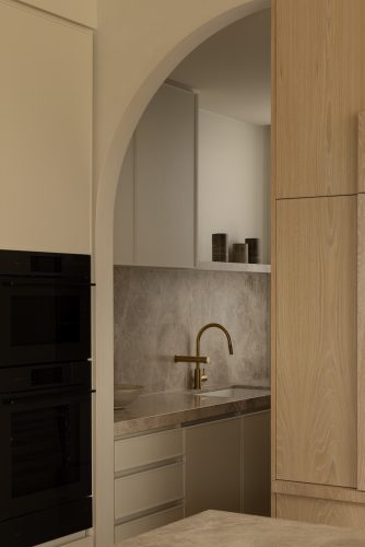 Dalla Luce, Elsternwick-7