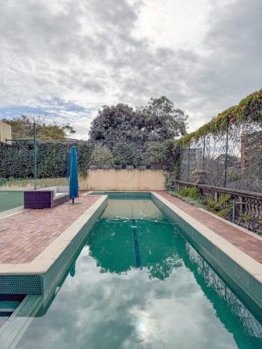 Queens Gambit, Randwick 37