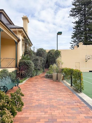 Queens Gambit, Randwick 48